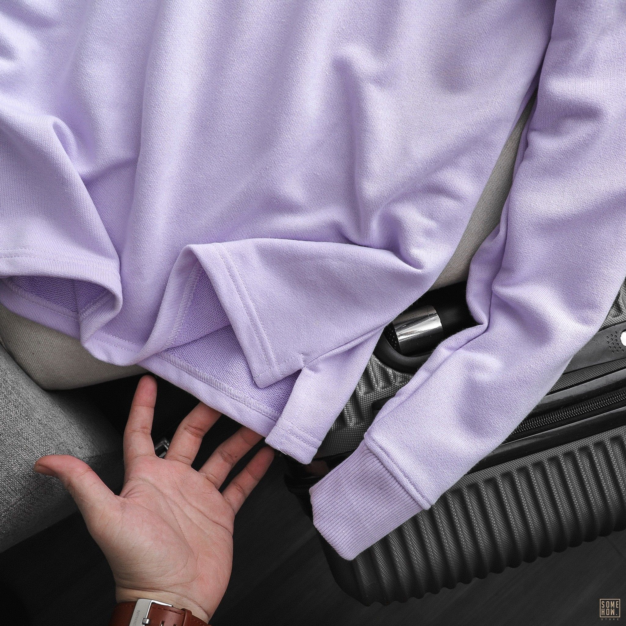 Sweater Icon Phối Tay 4 Màu