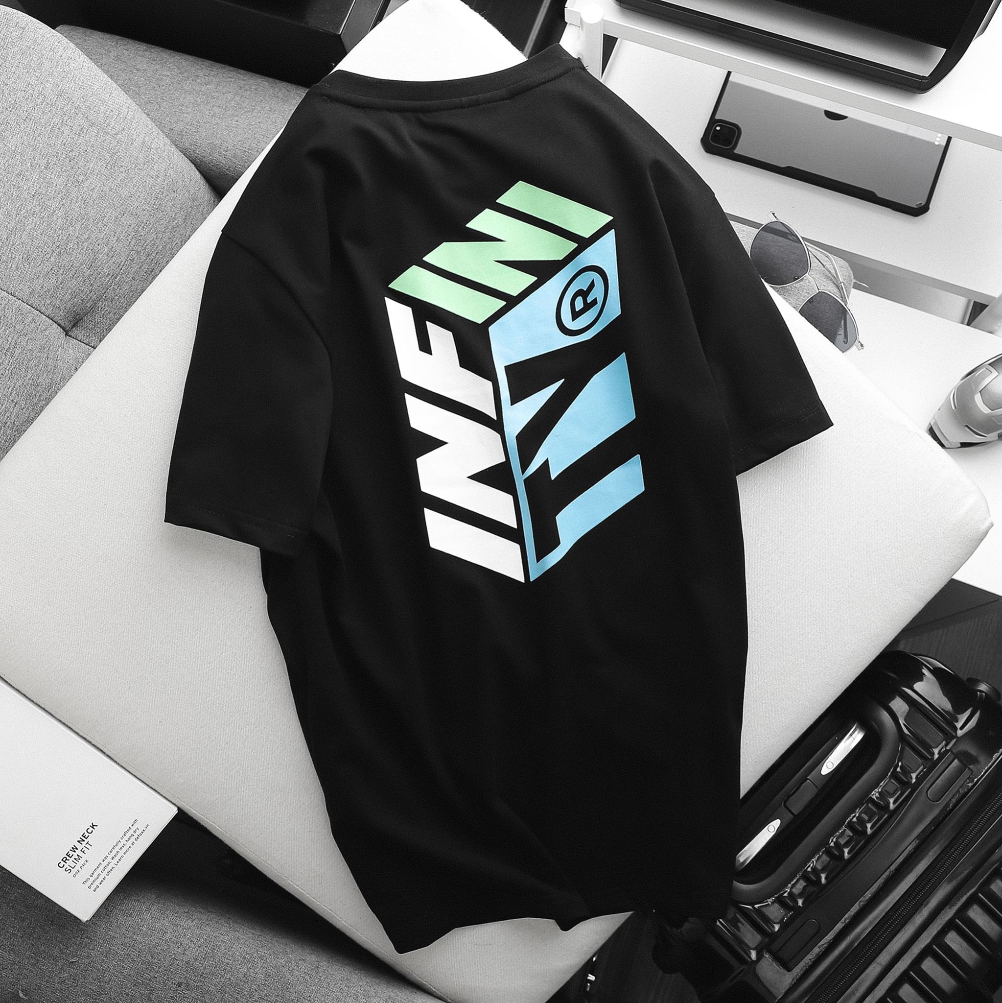 Áo Thun Inf Gradient Logo ĐT