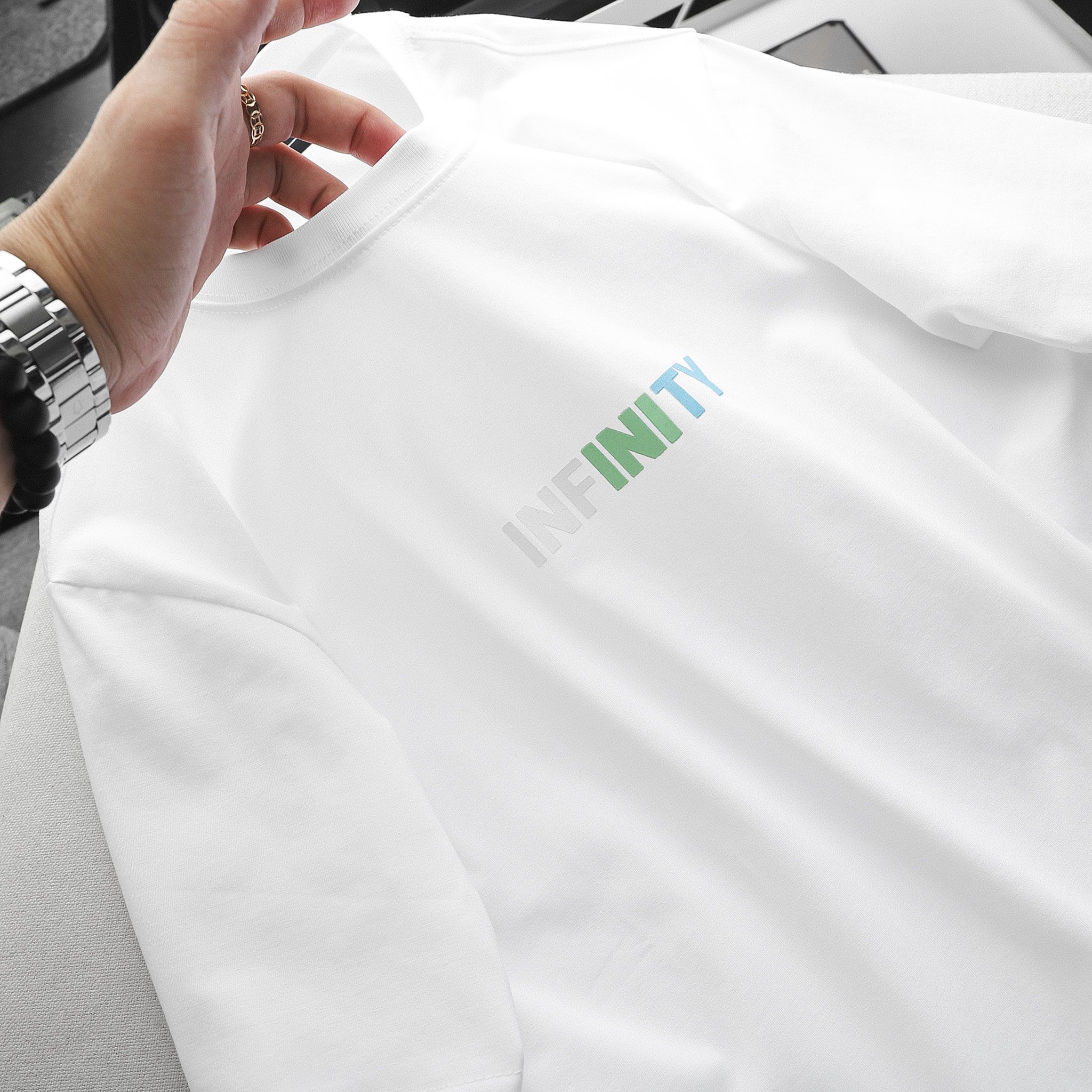 Áo Thun Inf Gradient Logo ĐT