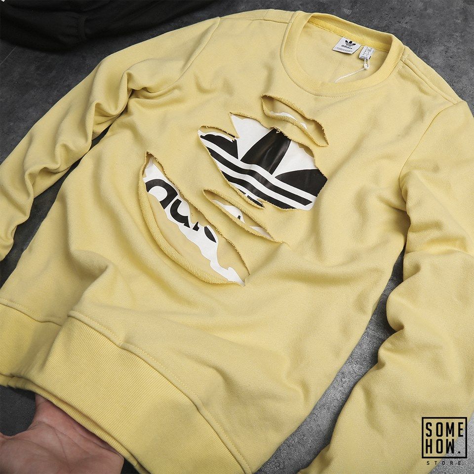 Sweater Das Logo Phối Rách