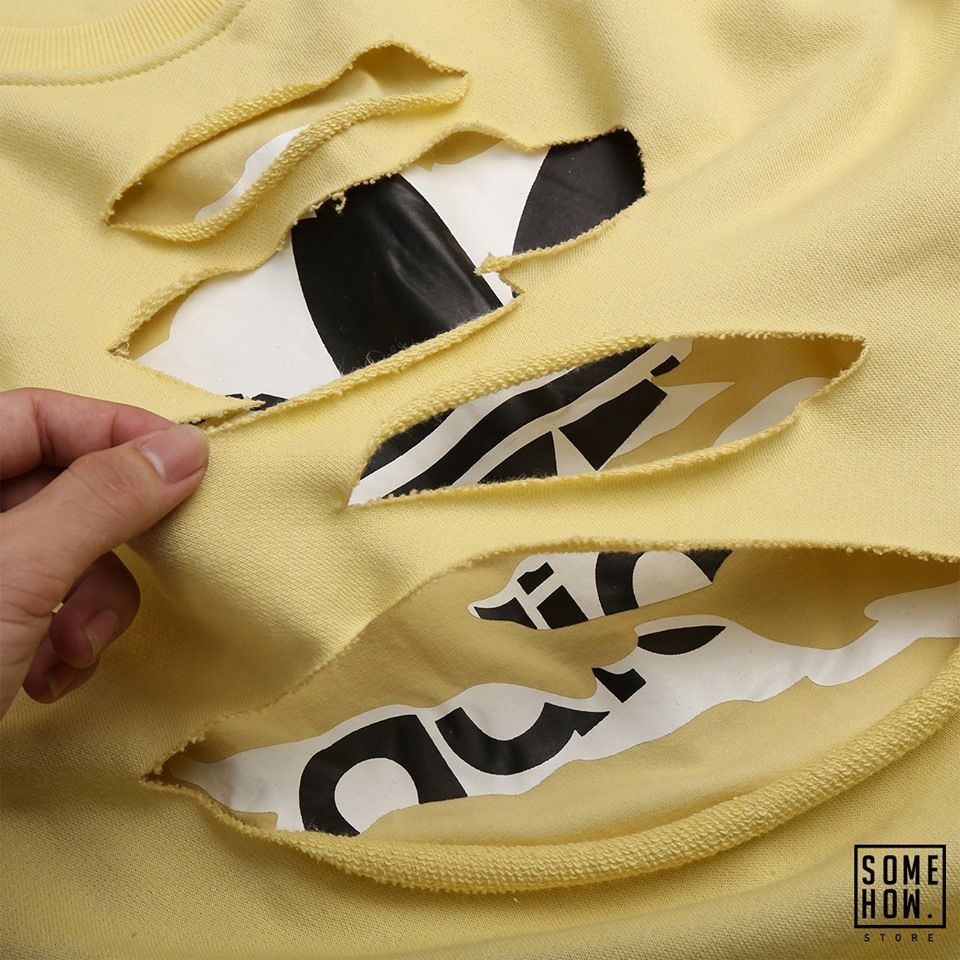 Sweater Das Logo Phối Rách