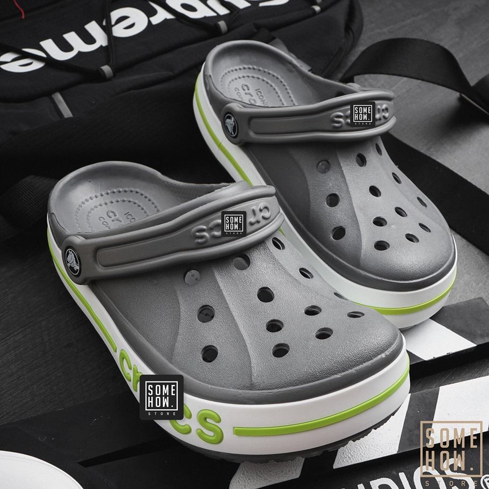 Dép Crocs Chữ