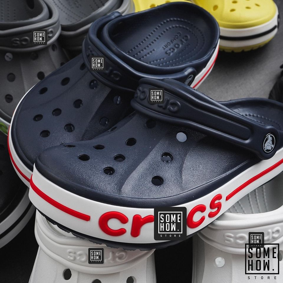 Dép Crocs Chữ