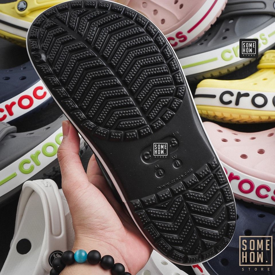 Dép Crocs Chữ