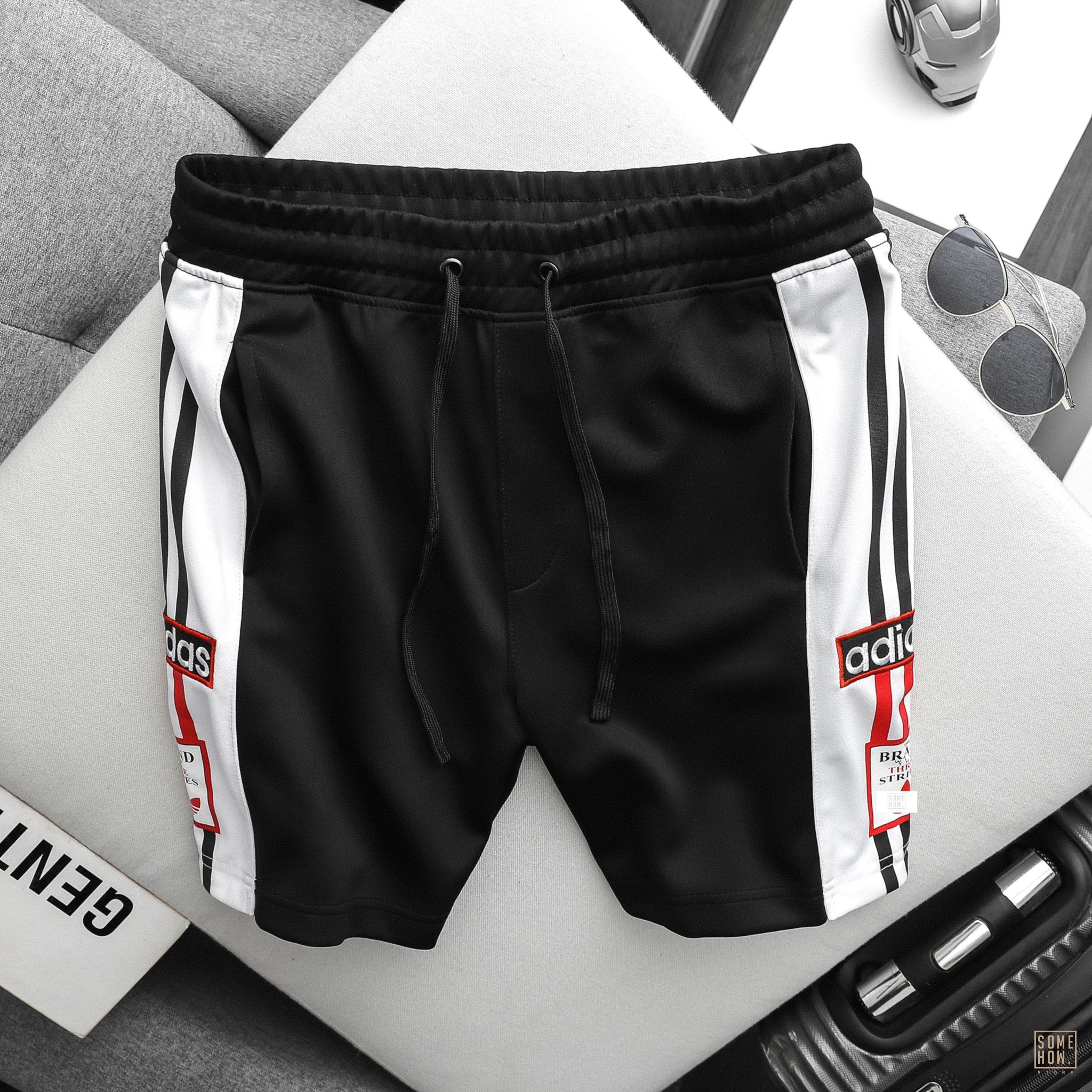 Short Das Thêu Logo 2M