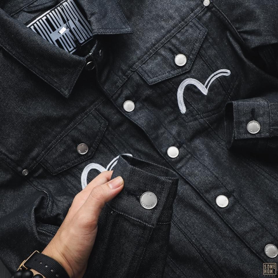 Khoác Jean Evisu Hình Trắng