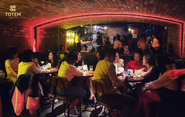 Loa Goldsound cho quán Bar Totem Cocktails& Co, Amply 4 - 6 vùng âm lượng, loa được thiết kế riêng cho không gian quán, miễn phí công lắp đặt, bảo hành dài hạn 5 năm.