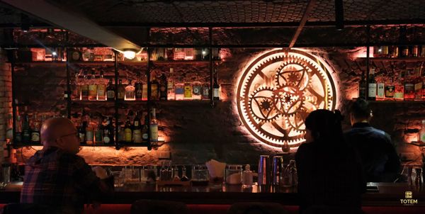 Loa Goldsound cho quán Bar Totem Cocktails& Co, Amply 4 - 6 vùng âm lượng, loa được thiết kế riêng cho không gian quán, miễn phí công lắp đặt, bảo hành dài hạn 5 năm.