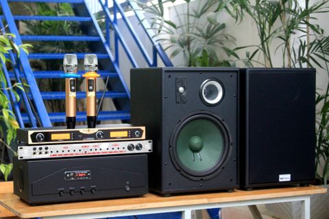 Dàn karaoke V230 (01 amply A918 + 02 loa 200w + 01 vang cơ + 01 Micro không dây)