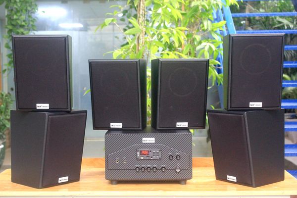 [Diện tích 120m2 + 02 Kênh] A907w Goldsound 2 vùng âm lượng 900w + 6 loa Goldsound V55C 55w, Amply 4 - 6 vùng âm lượng, loa được thiết kế riêng cho quán, bật lớn không tạp âm, miễn phí công lắp đặt, bảo hành dài hạn 5 năm.