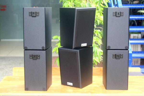 Loa Goldsound vệ tinh treo tường V40C_TH (Số lượng 1 loa) công suất 40w, loa bass 4 inch, treble 2 inch, kích thước rộng 18.5 cm, cao 28 cm, sâu 22.5 cm, bảo hành dài hạn 5 năm.