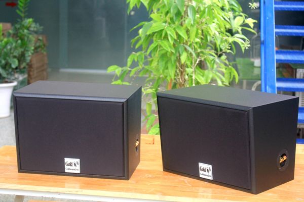 Loa Goldsound vệ tinh treo tường V130 công suất 130w, loa bass 20 cm, treble 10 cm, kích thước rộng 37 cm, cao 27.5 cm, sâu 28.5 cm, bảo hành dài hạn 5 năm.