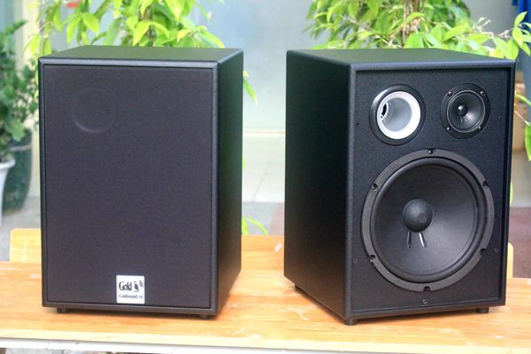 Dàn âm thanh Acoustic: K230 (01 amply A918 + 02 loa 200w + 01 vang cơ + bộ Micro không dây)