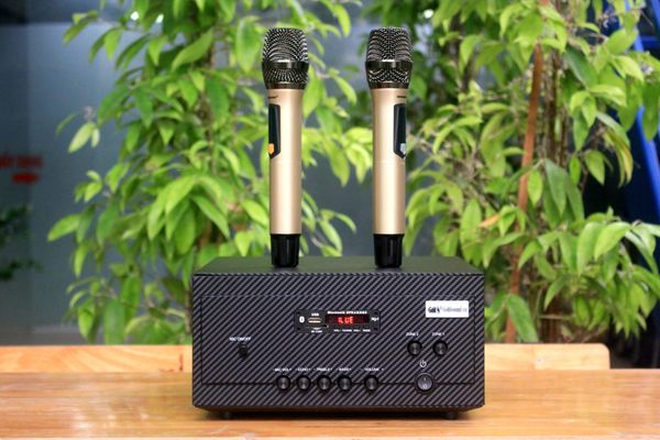 Amply A907Mi ( Công suất 900w, tích hợp Micro không dây, đủ kết nối Bluetooth, RCA, AV, USB) chuyên dụng cho hội trường, quán cafe Acoustic, hát karaoke...)