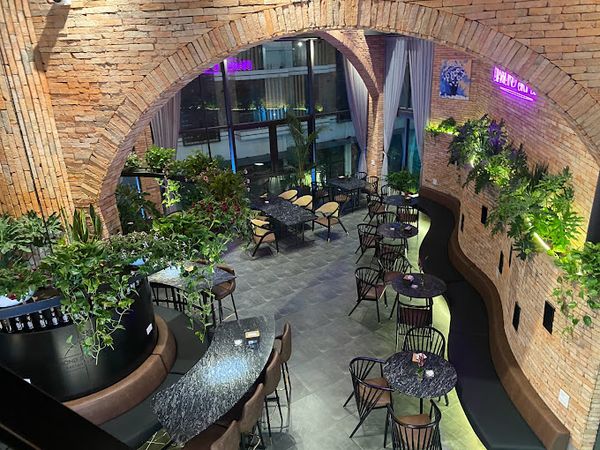 Loa cho nhà hàng Diamond Sky Bar & Restaurant Ecopark, Amply 4 - 6 vùng âm lượng, loa được thiết kế riêng cho quán, bật lớn không tạp âm, miễn phí công lắp đặt, bảo hành dài hạn 5 năm.