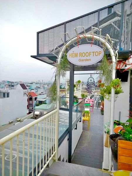 Loa cho HẺM Rooftop, Bình Tân, Amply 4 - 6 vùng âm lượng, loa được thiết kế riêng cho quán, bật lớn không tạp âm, miễn phí công lắp đặt, bảo hành dài hạn 5 năm.