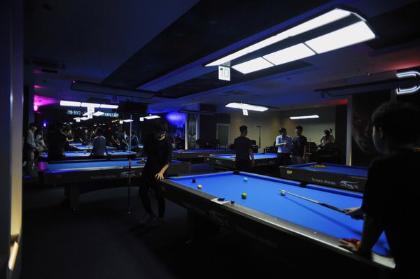 Lắp đặt âm thanh cho Clb bida BROS POOL HALL, Amply 4 - 6 vùng âm lượng, loa được thiết kế riêng cho quán, bật lớn không tạp âm, miễn phí công lắp đặt, bảo hành dài hạn 5 năm.