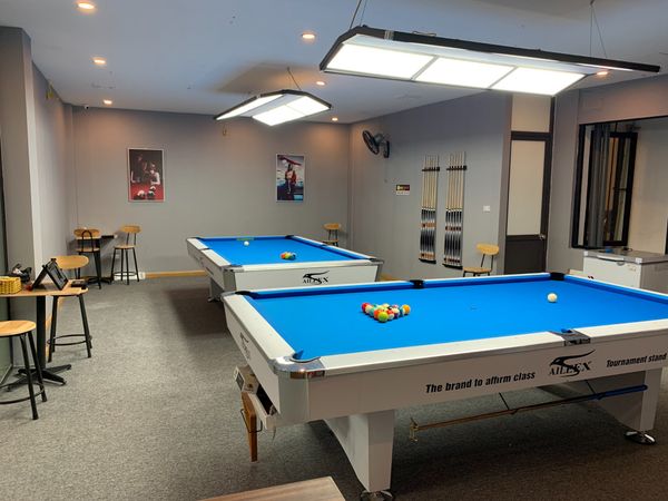 Loa cho quán bi-a Goldsound triển khai tại ONESHOT BILLIARDS CLUB, Amply 4 - 6 vùng âm lượng, loa được thiết kế riêng cho quán, bật lớn không tạp âm, miễn phí công lắp đặt, bảo hành dài hạn 5 năm.