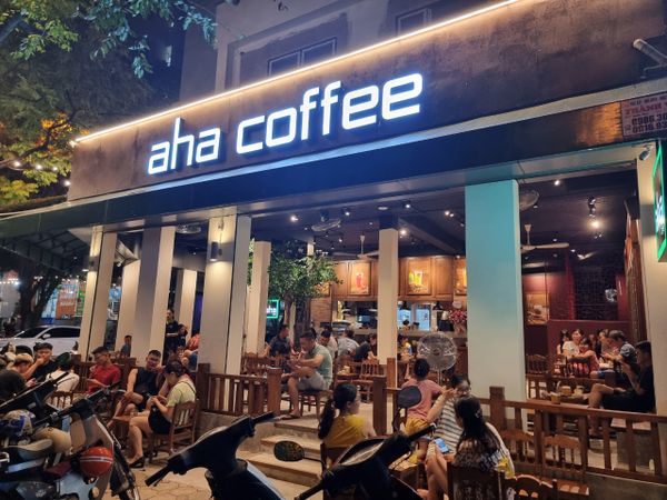 Loa cho Aha Cafe KĐT Xa La, Hà Đông, Amply 4 - 6 vùng âm lượng, loa được thiết kế riêng cho quán, bật lớn không tạp âm, miễn phí công lắp đặt, bảo hành dài hạn 5 năm.