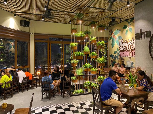 Goldsound thi công âm thanh cho chuỗi AHA CAFE tại Vũ Lăng, Ngũ Hiệp, Thanh Trì, Hà Nội, Amply 4 - 6 vùng âm lượng, loa được thiết kế riêng cho quán, bật lớn không tạp âm, miễn phí công lắp đặt, bảo hành dài hạn 5 năm.