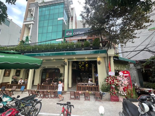 Goldsound thi công âm thanh cho chuỗi AHA CAFE tại Vũ Lăng, Ngũ Hiệp, Thanh Trì, Hà Nội, Amply 4 - 6 vùng âm lượng, loa được thiết kế riêng cho quán, bật lớn không tạp âm, miễn phí công lắp đặt, bảo hành dài hạn 5 năm.