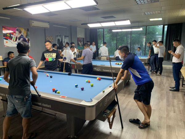 Hệ thống âm thanh cho Sky Billard Club Hà Nội, Amply 4 - 6 vùng âm lượng, loa được thiết kế riêng cho quán, bật lớn không tạp âm, miễn phí công lắp đặt, bảo hành dài hạn 5 năm.