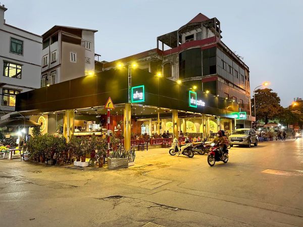 Hệ thống âm thanh cho Aha Cafe Đại Từ, Hà Nội , Amply 4 - 6 vùng âm lượng, loa được thiết kế riêng cho quán, bật lớn không tạp âm, miễn phí công lắp đặt, bảo hành dài hạn 5 năm.