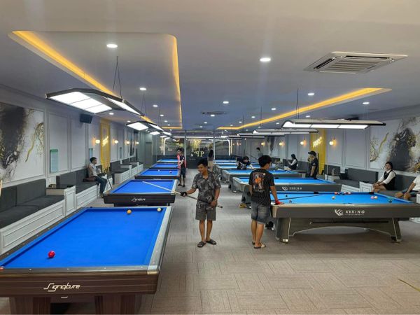 Loa cho quán bi-a PooC Billiards Club, Amply 4 - 6 vùng âm lượng, loa được thiết kế riêng cho quán, bật lớn không tạp âm, miễn phí công lắp đặt, bảo hành dài hạn 5 năm.