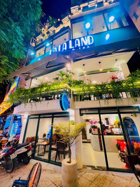 Hệ thống âm thanh cho LaLa Land Coffee & Tea (miễn phí lắp đặt)