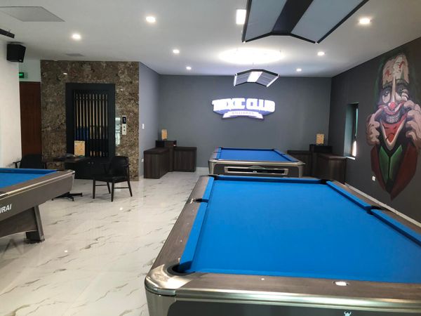 Hệ thống âm thanh cho TOXIC Billiards Club| Hà Nội, Amply 4 - 6 vùng âm lượng, loa được thiết kế riêng cho quán, bật lớn không tạp âm, miễn phí công lắp đặt, bảo hành dài hạn 5 năm.