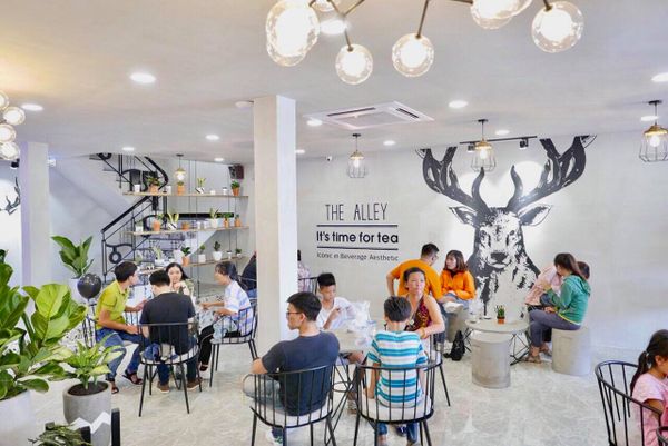 Loa cho chuỗi quán trà sữa The Alley Việt Nam, Amply 4 - 6 vùng âm lượng, loa được thiết kế riêng cho quán, bật lớn không tạp âm, miễn phí công lắp đặt, bảo hành dài hạn 5 năm.