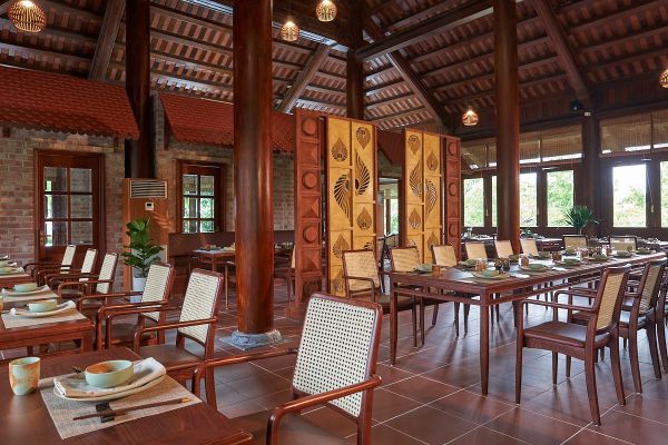 Loa cho nhà hàng Mộc Dining - Senna Wellness Retreat, Amply 4 - 6 vùng âm lượng, loa được thiết kế riêng cho quán, bật lớn không tạp âm, miễn phí công lắp đặt, bảo hành dài hạn 5 năm.