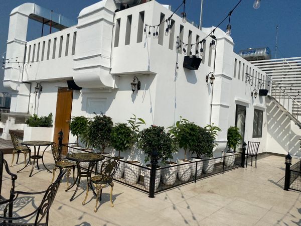 Loa ngoài trời cho nhà hàng sân thượng Hélios Sky View Cafe, Amply 4 - 6 vùng âm lượng, loa được thiết kế riêng cho quán, bật lớn không tạp âm, miễn phí công lắp đặt, bảo hành dài hạn 5 năm.