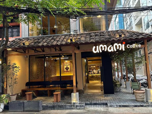Loa cho quán Umami Coffee, Amply 4 - 6 vùng âm lượng, loa được thiết kế riêng cho quán, bật lớn không tạp âm, miễn phí công lắp đặt, bảo hành dài hạn 5 năm.