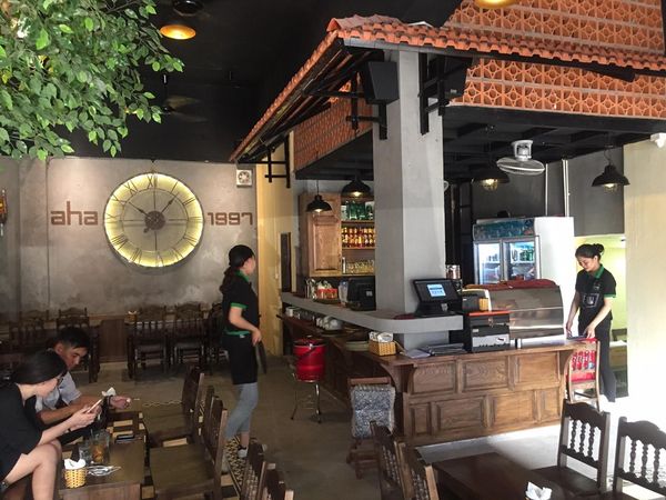Loa cho AHA Coffee, Tôn Thất Tùng, Hà Nội, Amply 4 - 6 vùng âm lượng, loa được thiết kế riêng cho quán, bật lớn không tạp âm, miễn phí công lắp đặt, bảo hành dài hạn 5 năm.