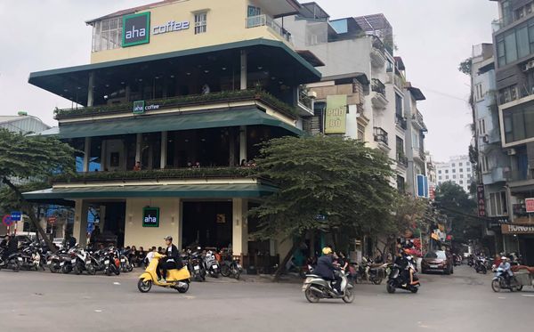 Hệ thống âm thanh cho AHA Cafe Hào Nam, Amply 4 - 6 vùng âm lượng, loa được thiết kế riêng cho quán, bật lớn không tạp âm, miễn phí công lắp đặt, bảo hành dài hạn 5 năm.