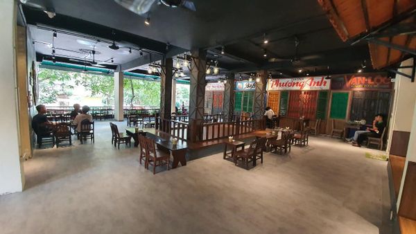 Hệ thống âm thanh cho Aha Cafe 100 Thái Thịnh, Đống Đa, Amply 4 - 6 vùng âm lượng, loa được thiết kế riêng cho quán, bật lớn không tạp âm, miễn phí công lắp đặt, bảo hành dài hạn 5 năm.