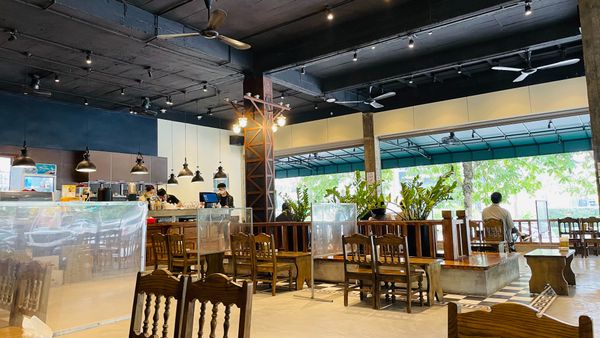 Hệ thống âm thanh cho AHA CAFE Thành Thái, Amply 4 - 6 vùng âm lượng, loa được thiết kế riêng cho quán, bật lớn không tạp âm, miễn phí công lắp đặt, bảo hành dài hạn 5 năm.