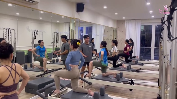 Loa cho phòng tập FourT Pilates Quận 7, Amply 4 - 6 vùng âm lượng, loa được thiết kế riêng cho quán, bật lớn không tạp âm, miễn phí công lắp đặt, bảo hành dài hạn 5 năm.