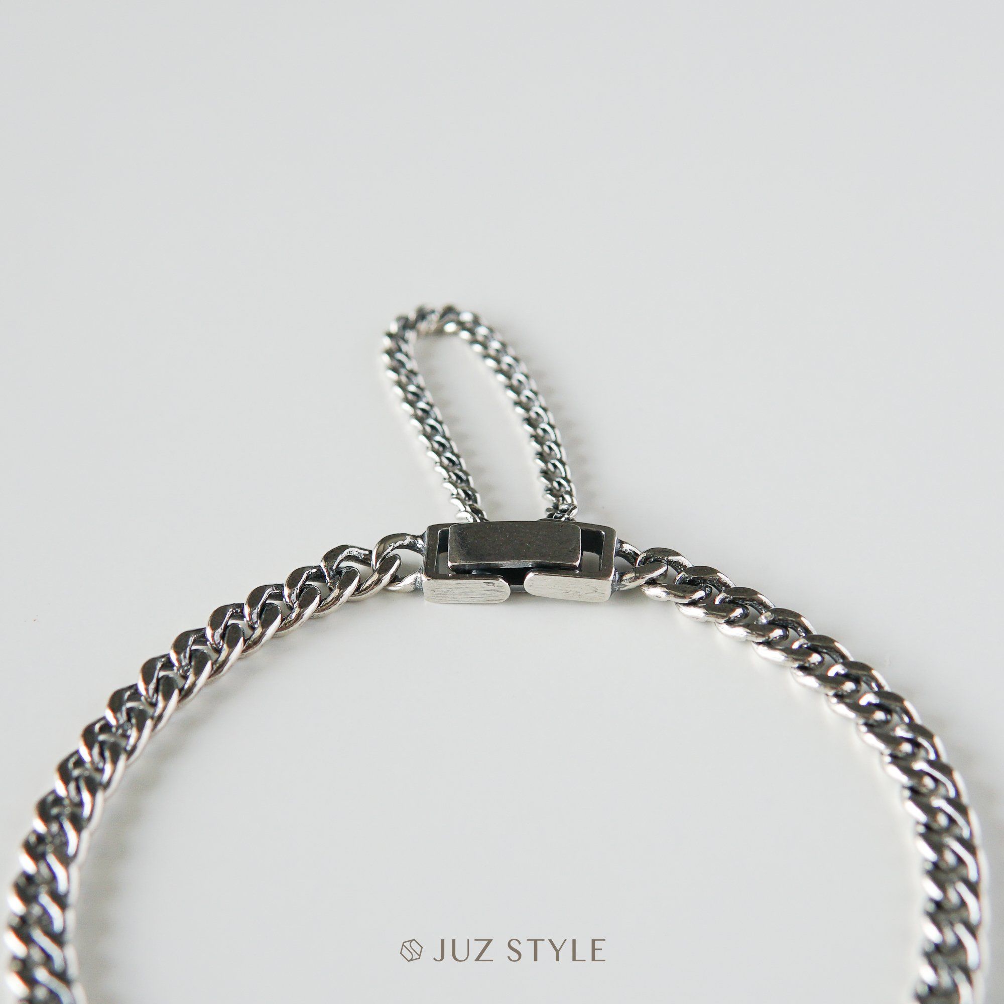Lắc tay bạc Vintage cross