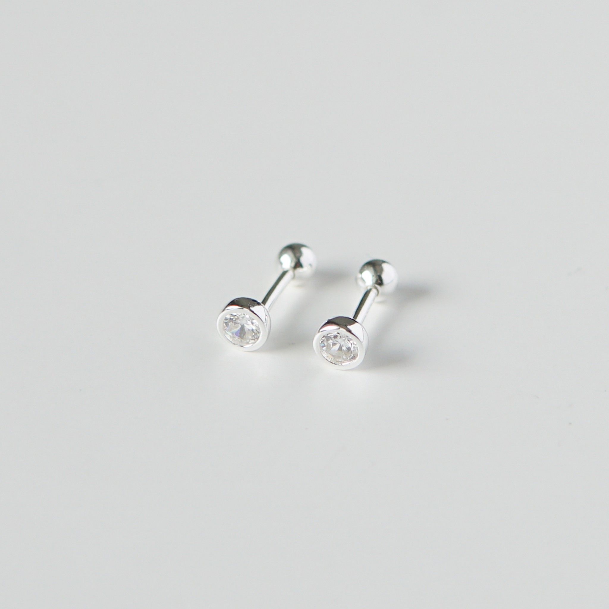 Bông tai bạc CZ bezel ballstuds