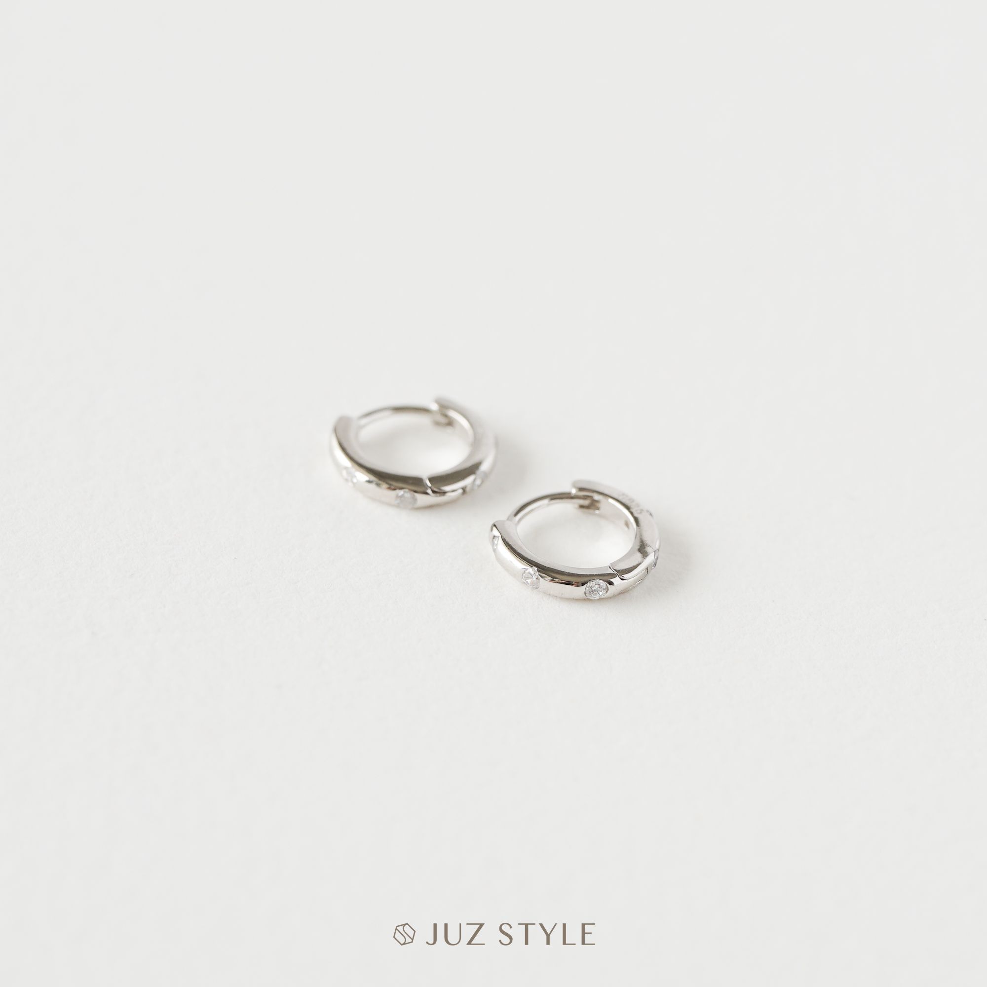 Bông tai bạc Tiny Cz hoop