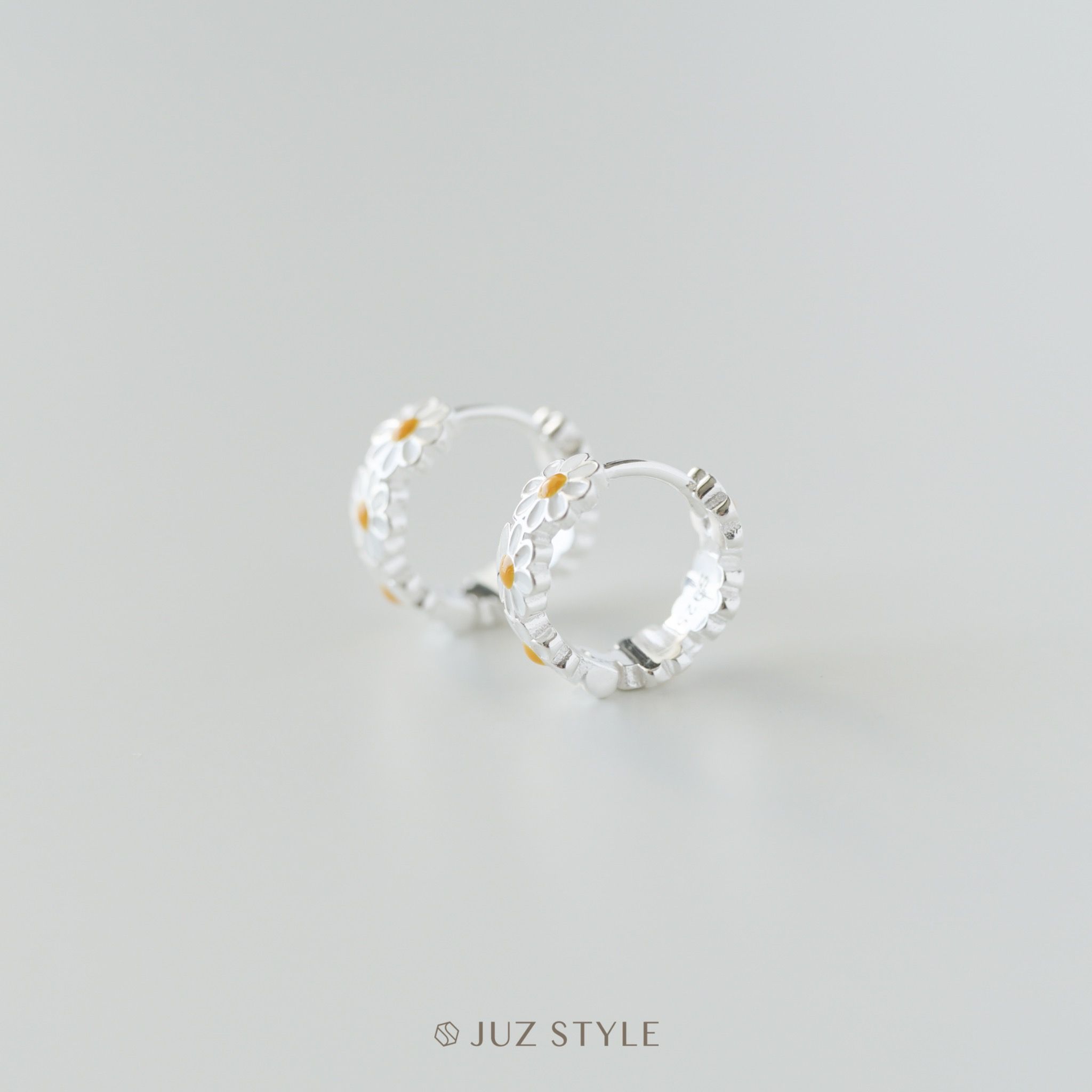 Bông tai bạc Daisy hoop