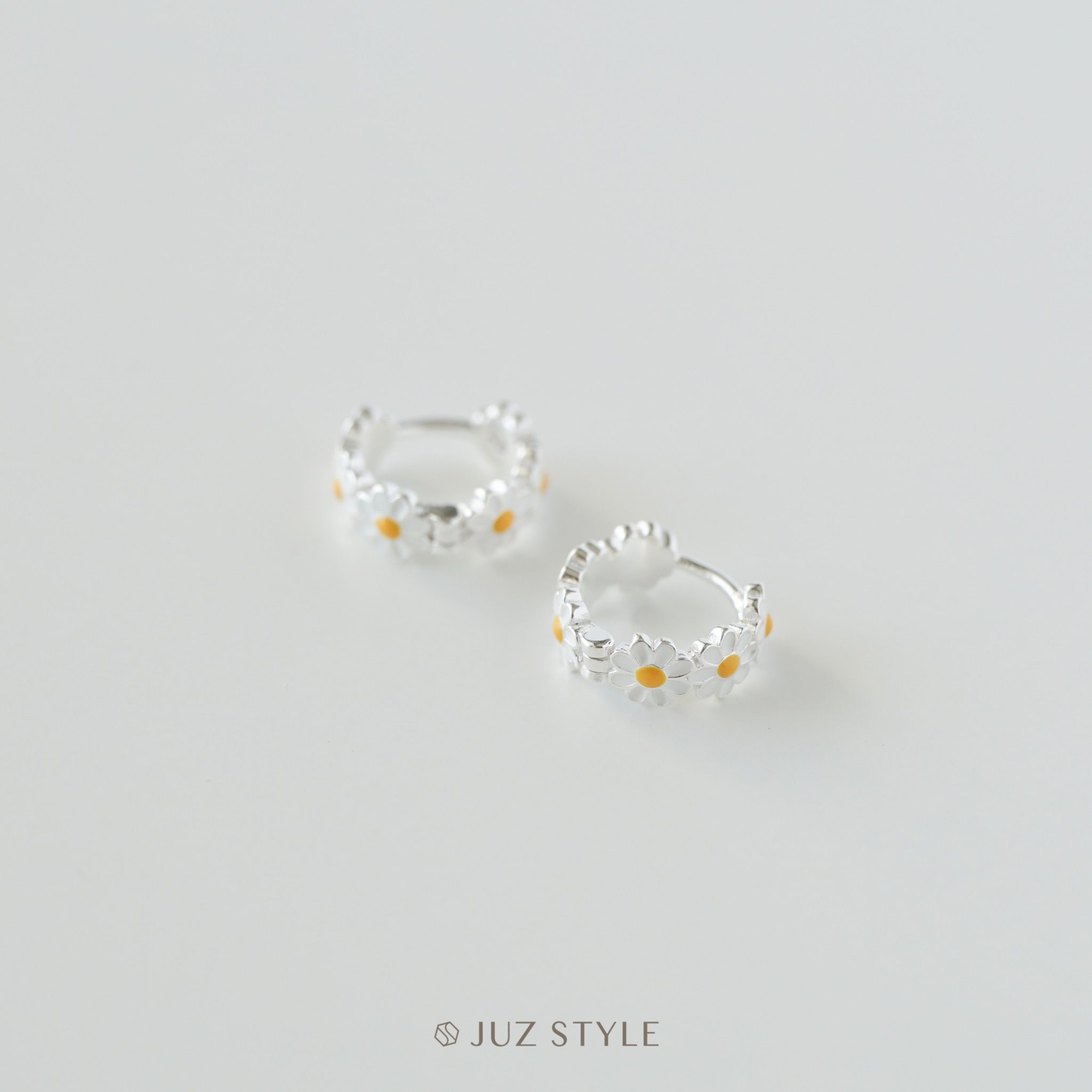 Bông tai bạc Daisy hoop