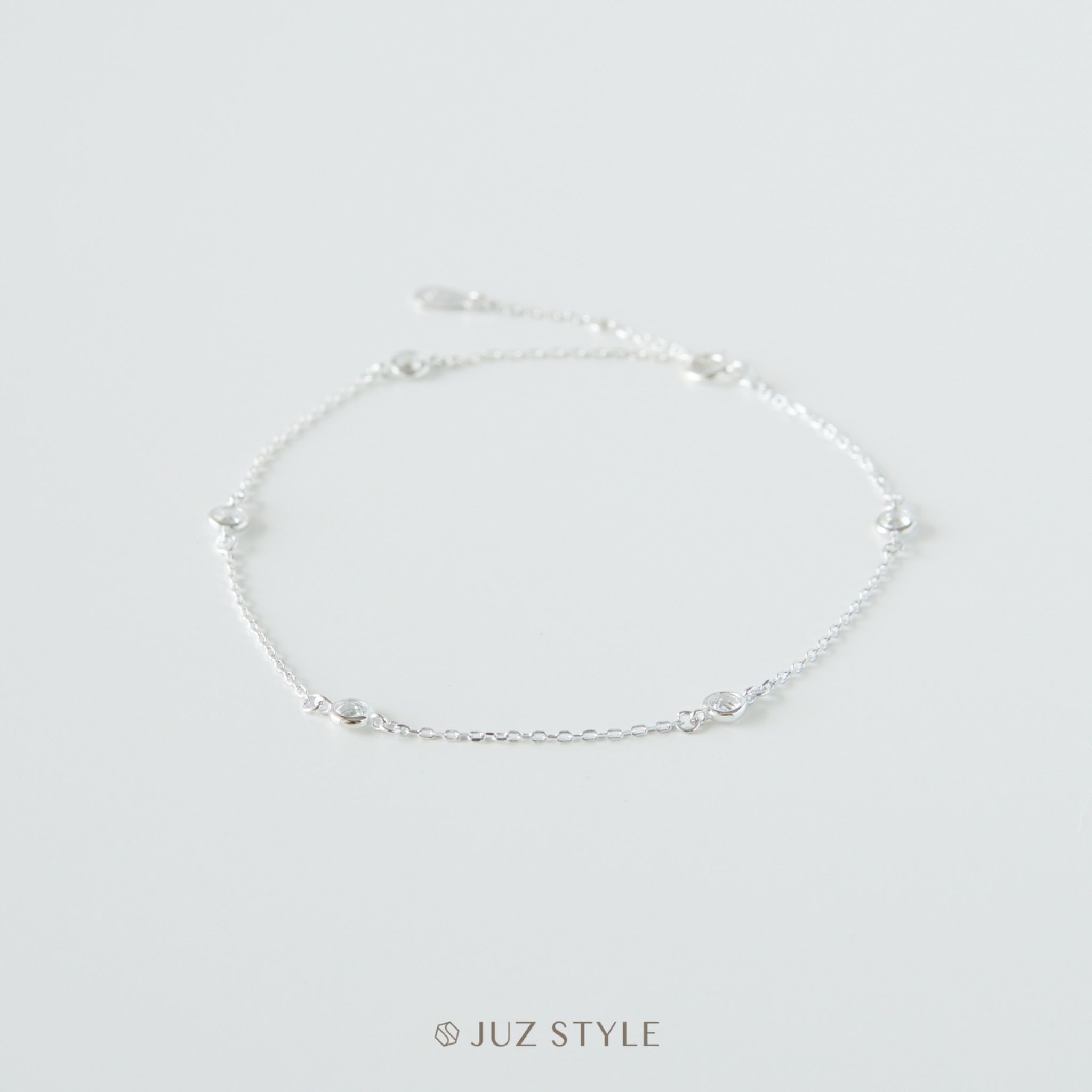 Lắc chân bạc Five Cz stones