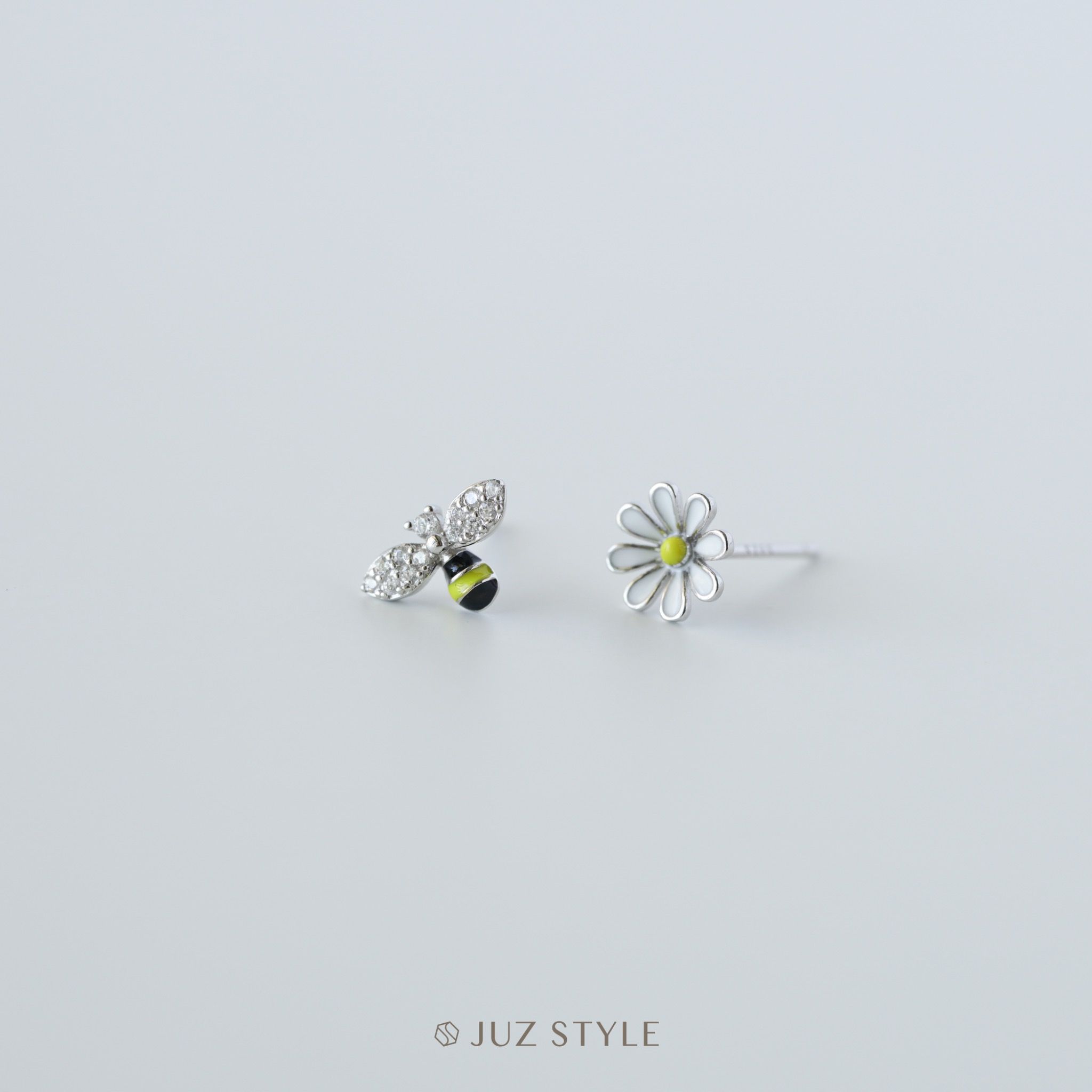 Bông tai bạc Bee & Daisy