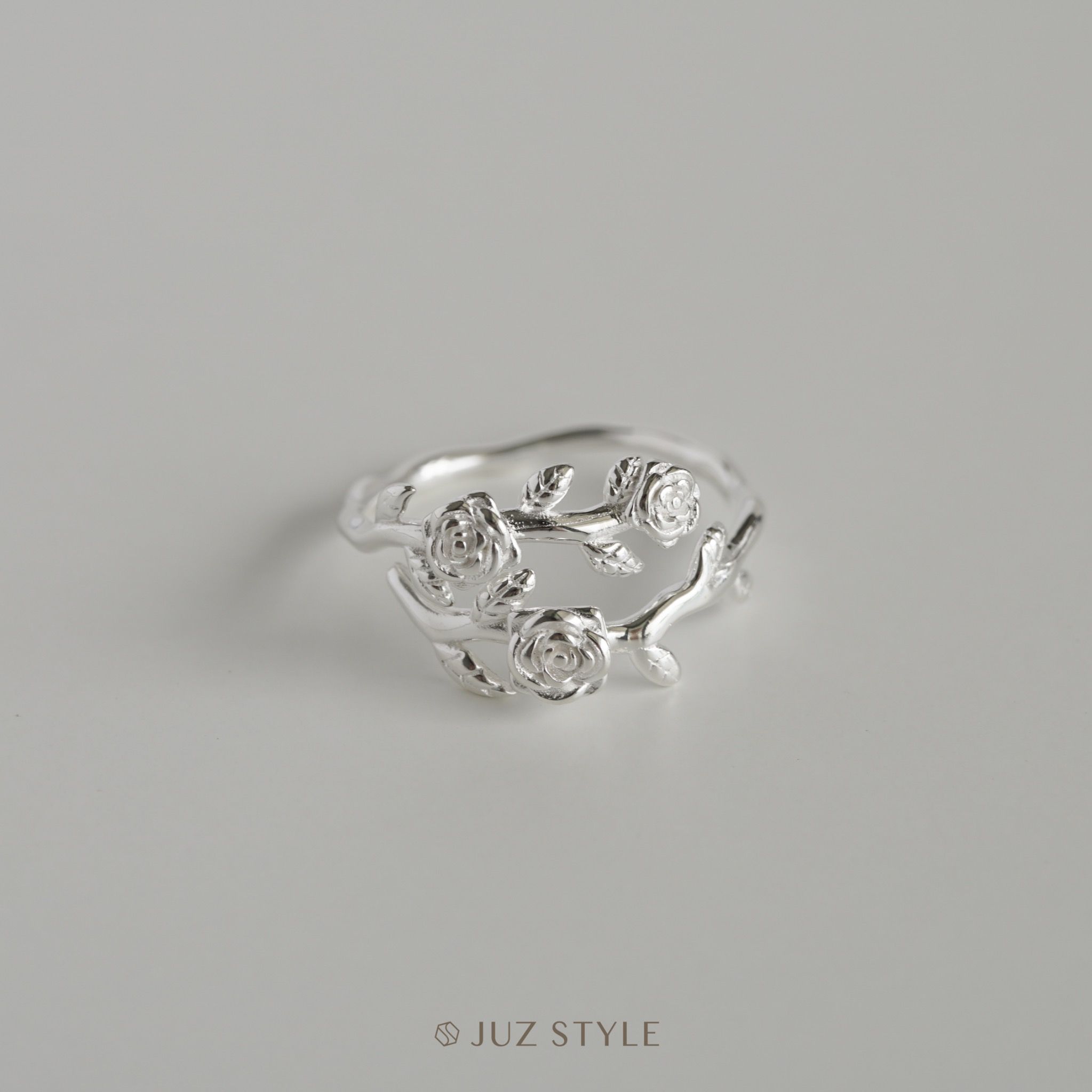 Nhẫn bạc Triple roses