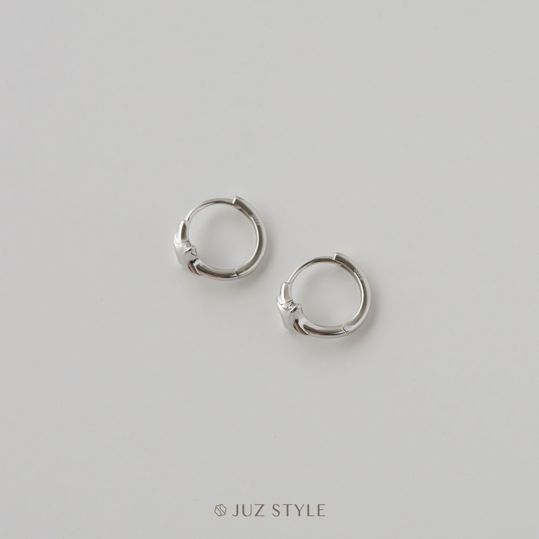 Bông tai bạc Twinkle Hoop