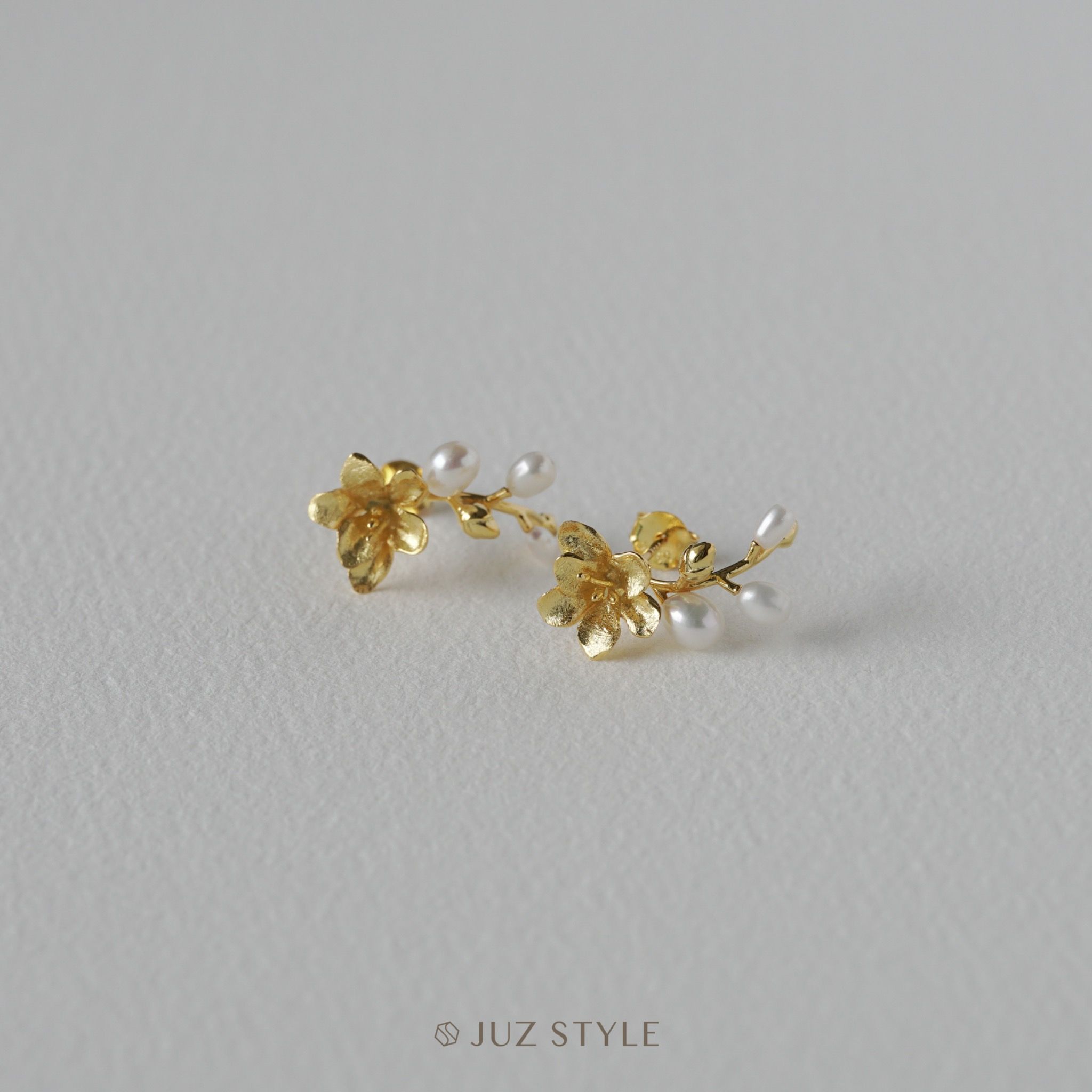 Bông tai bạc mạ vàng Freesia with pearl