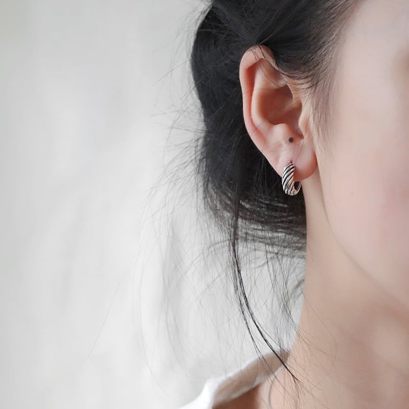 Bông tai bạc Curls hoop